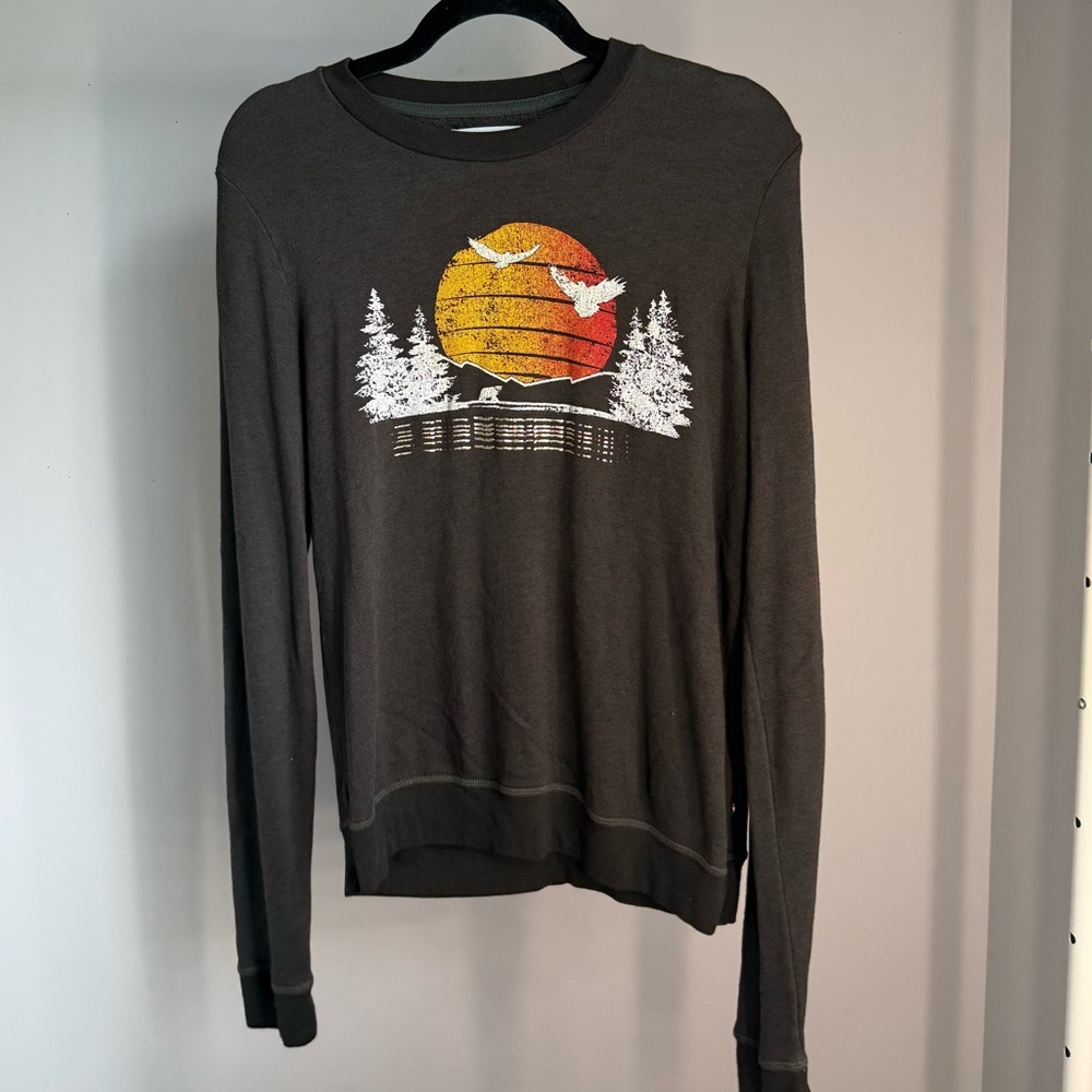 Sol Angeles Women's Sundrop Eagle Pullover in Very Black Size Small